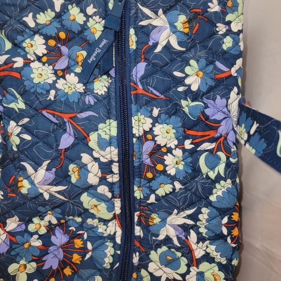 NWT Vera Bradley Large Traveler Duffel Floral Bursts - Picture 2 of 5